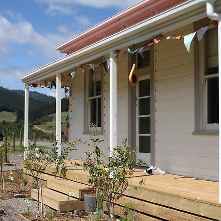 Saffron Cottage Manakau Exterior photo